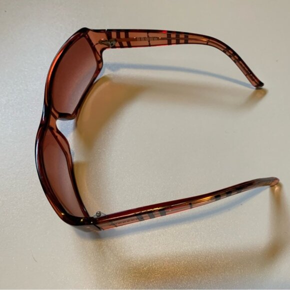 Burberry Red Sunglasses Vintage - Picture 5 of 6